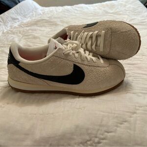 Nike Cortez Vintage suede Muslin Black Swoosh Womens 11 New retro sneakers
